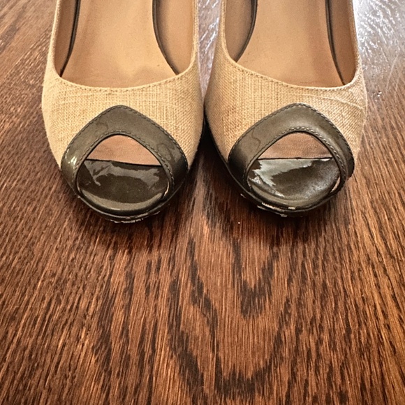 Cole Haan Nike Air Spectator Two Tone Peep Toe Platform Pumps - Size 7B - Picture 9 of 12